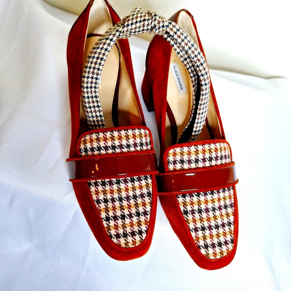 NWOB Alex Marie " The Herringbone Day Walker" shoes size 9M. (Free headband).